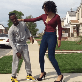 uz56qqev13sa.gif