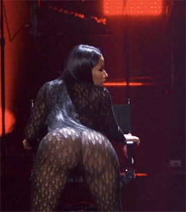 tumblr_of4hadM2CC1qfh70bo2_400.gif