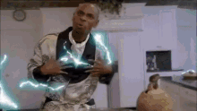 0cestuq4nyr4.gif